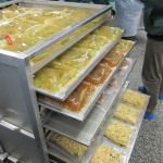 Заполненная автоклавная корзина